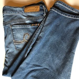 Seven 7 Light Wash Girlfriend Jeans(READ BELOW👇)